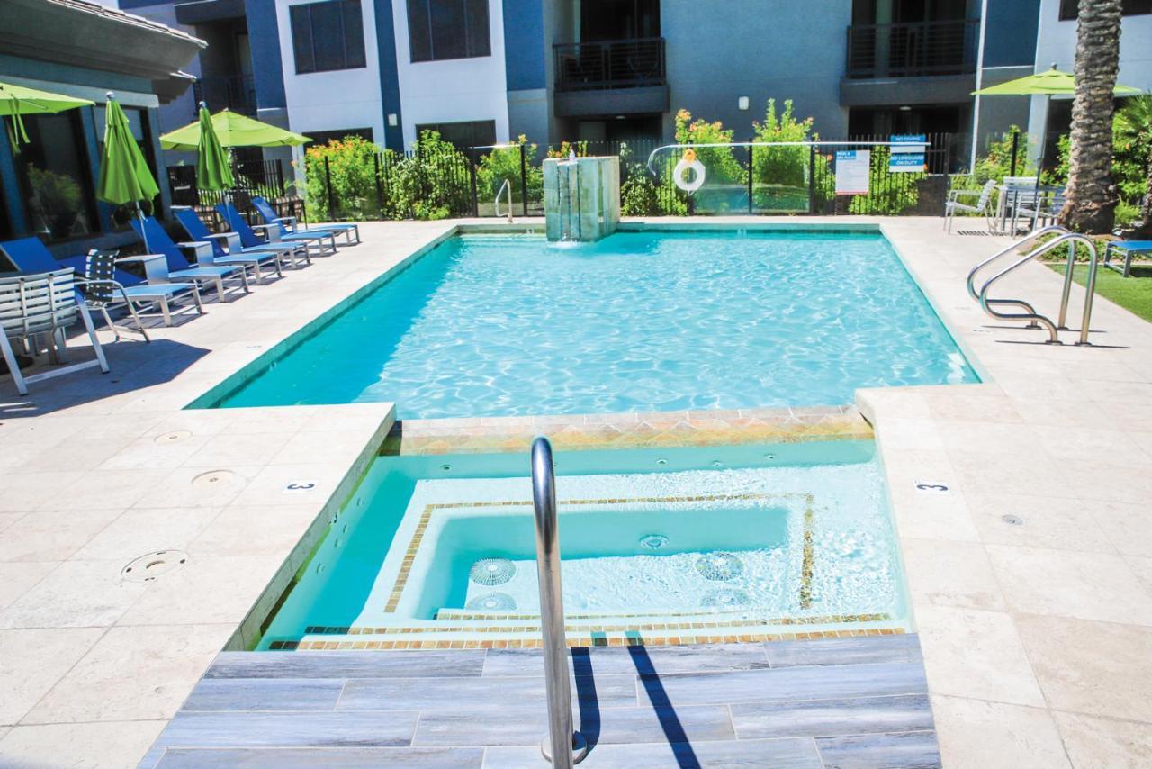 Appartement Luxury Mountain View 2Br With Balcony Located In Scottsdale Extérieur photo