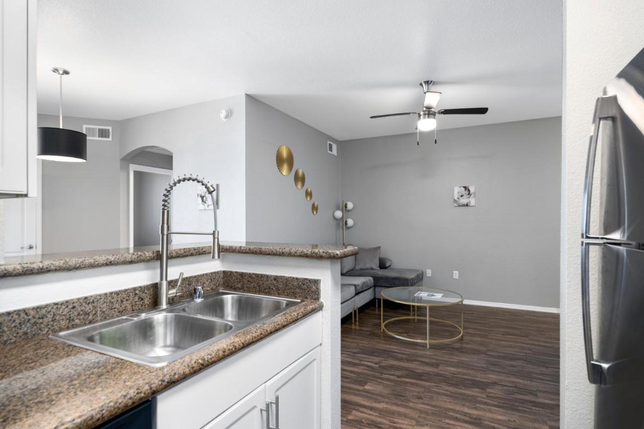 Appartement Luxury Mountain View 2Br With Balcony Located In Scottsdale Extérieur photo